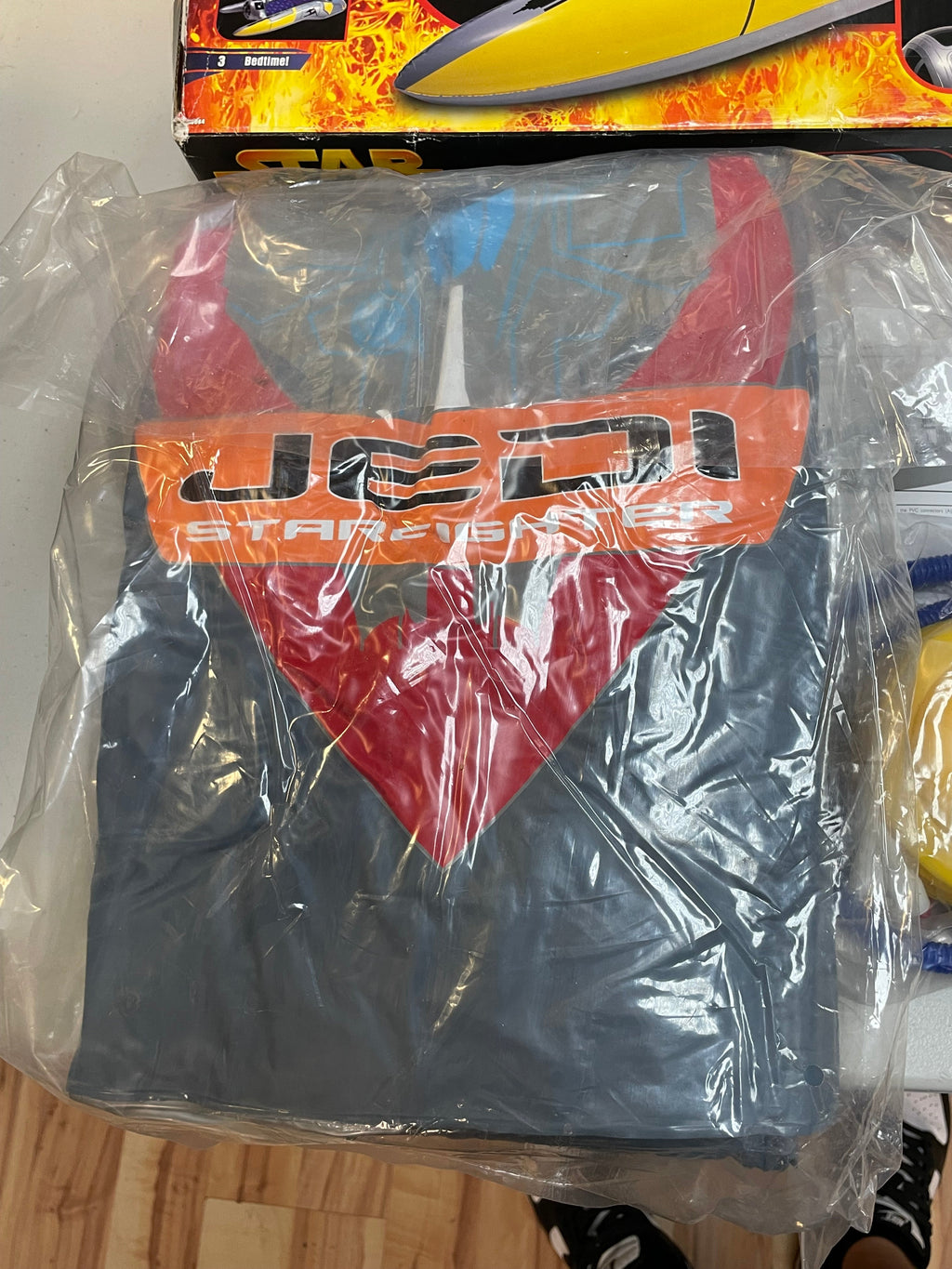 Jedi Starfighter Bed (Vintage Star Wars, Quick Set) OPEN BOX product image 4, provided for visual reference and product