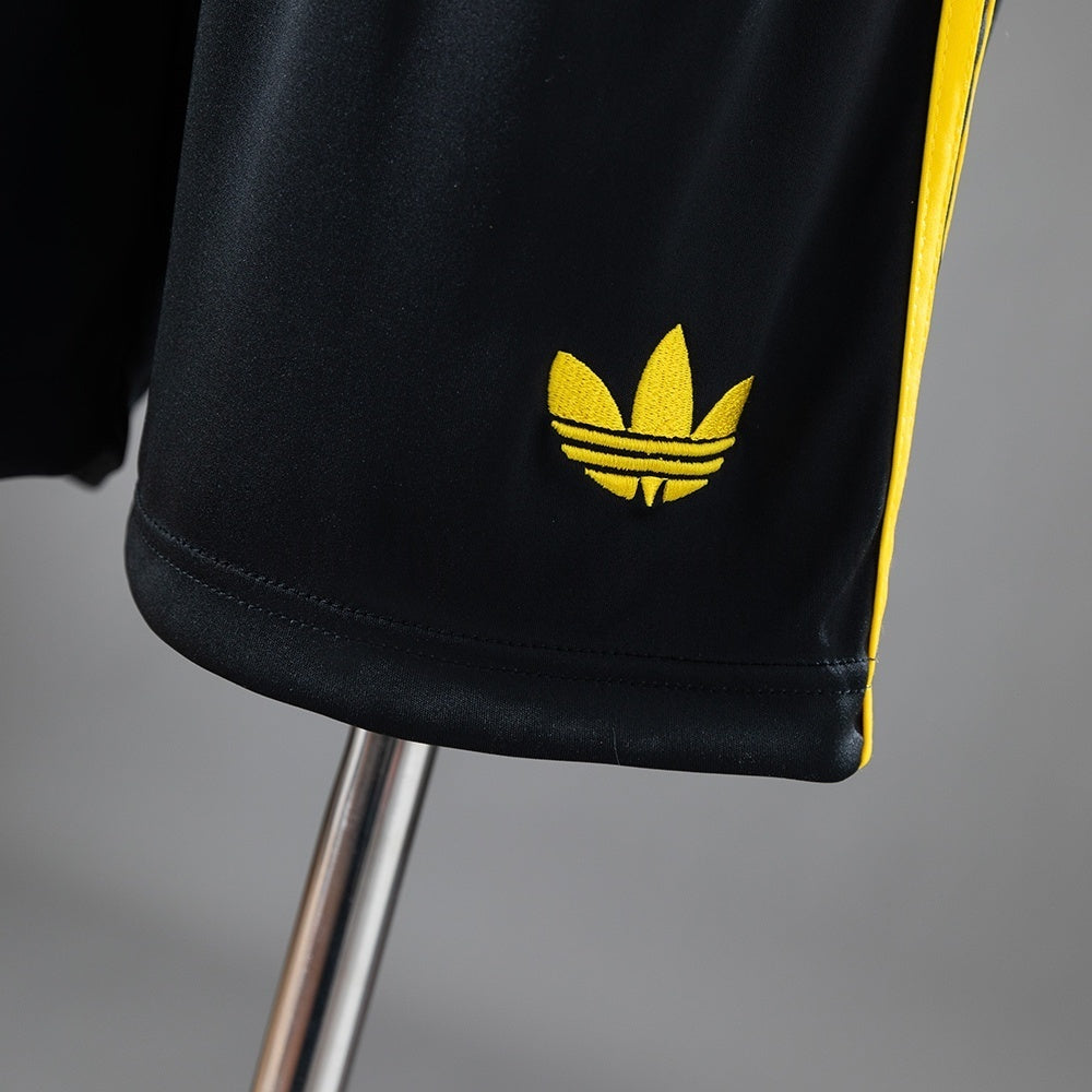 Manchester United Third Shorts 25/26 Black Football Kit product image 5