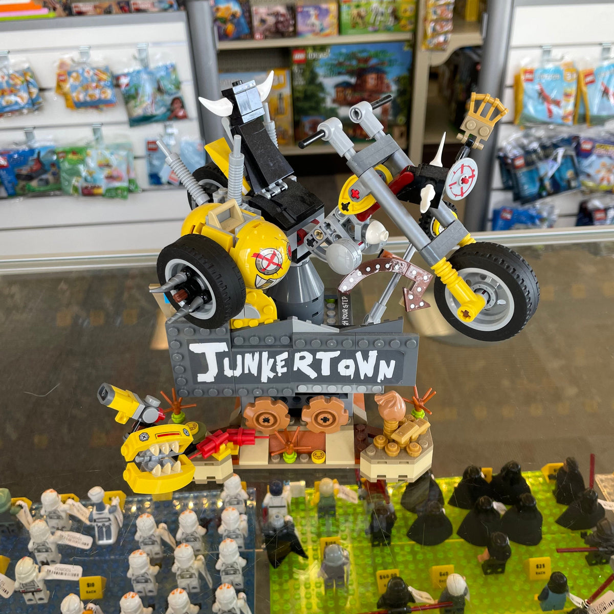 75977 Junkrat & Roadhog (Retired) (Previously Owned) product image 1, provided for visual reference and product detail review