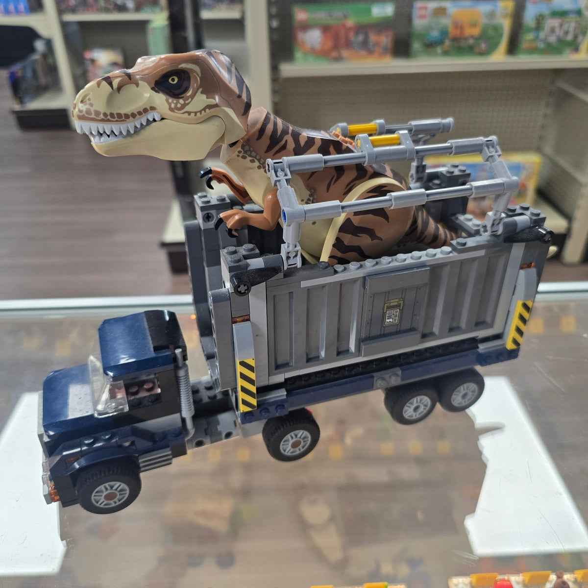 75933 T. rex Transport (Retired) (Previously Owned) product image 1, provided for visual reference and product detail review