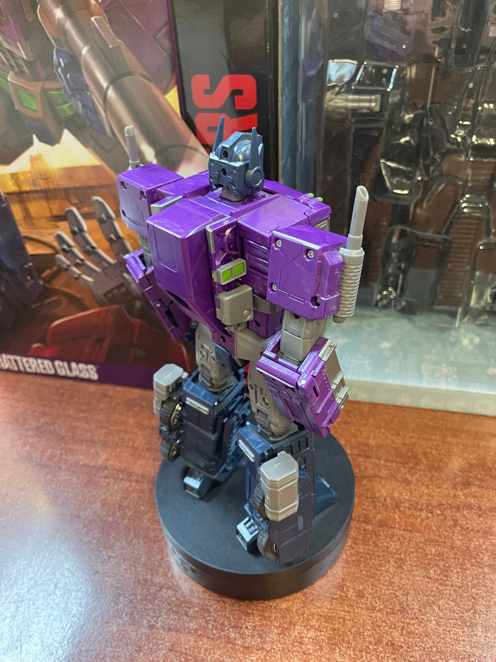 Shattered Glass Optimus Prime (Transformers Generations, Hasbro) **COMPLETE** product image 7, provided for visual reference