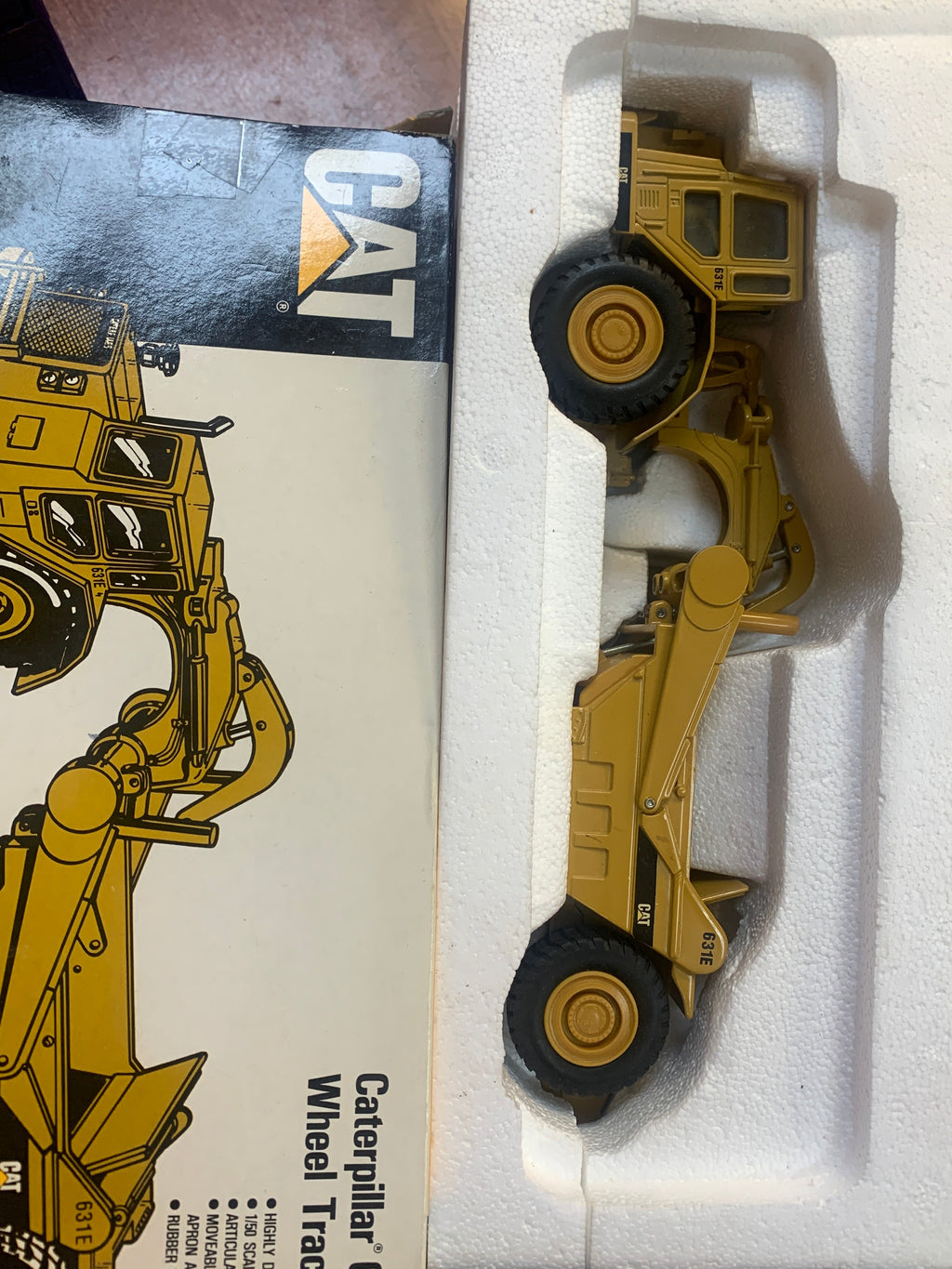 Caterpillar 631E Wheel Tractor Scraper 1/50 Scale ( Vintage ERTL, CAT) product image 6, provided for visual reference and