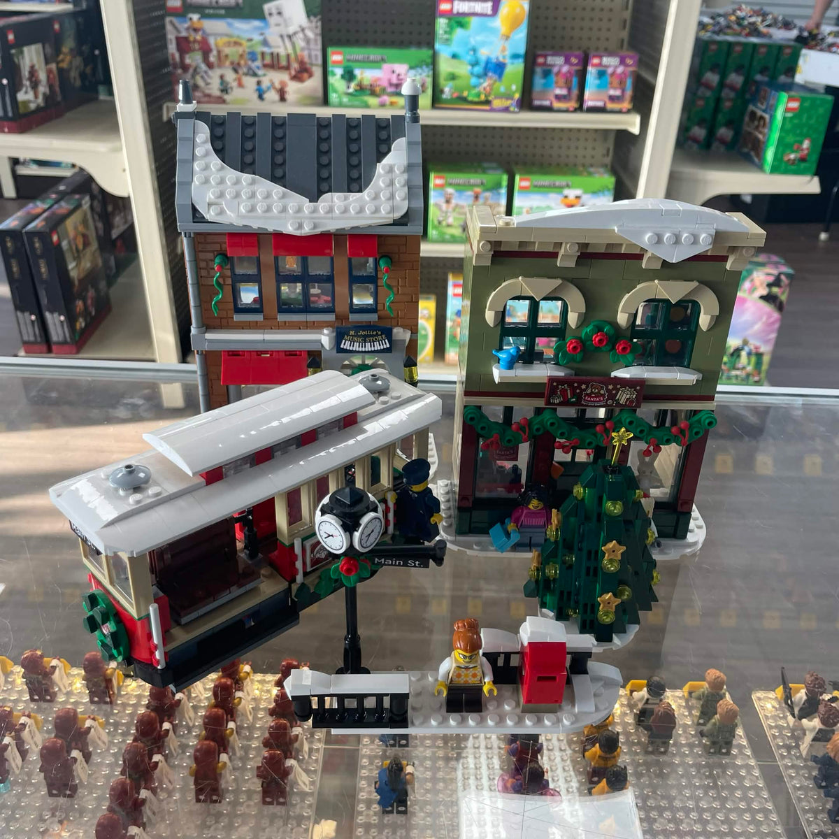 10308 Holiday Main Street (Retired) (Previously-owned) product image 1, provided for visual reference and product detail