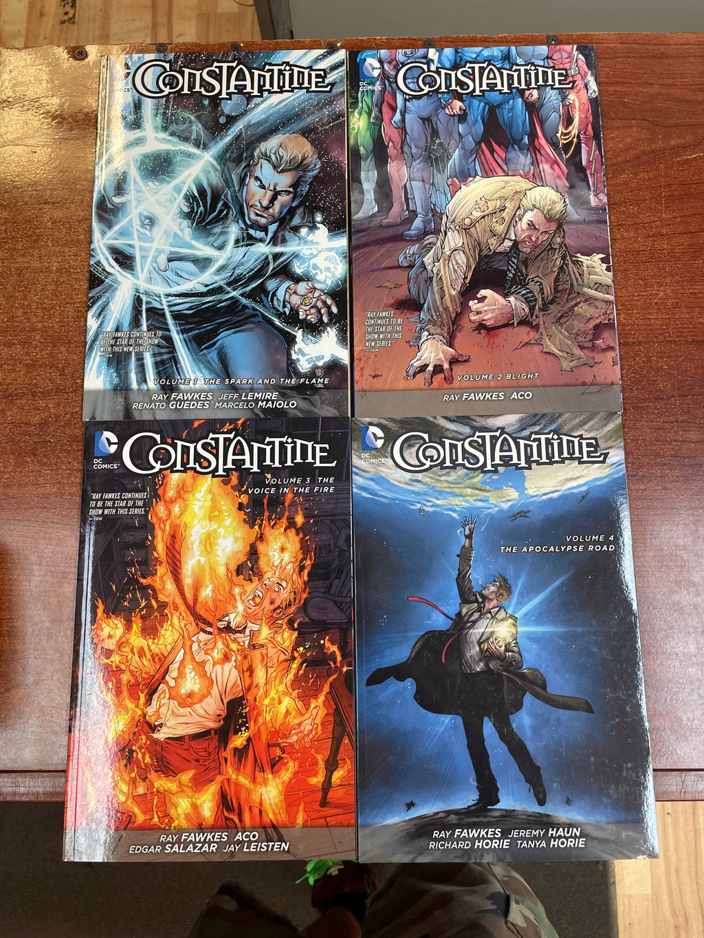 Constantine Vol 1-4 TPB (DC Universe, Comics) product image 1, provided for visual reference and product detail review