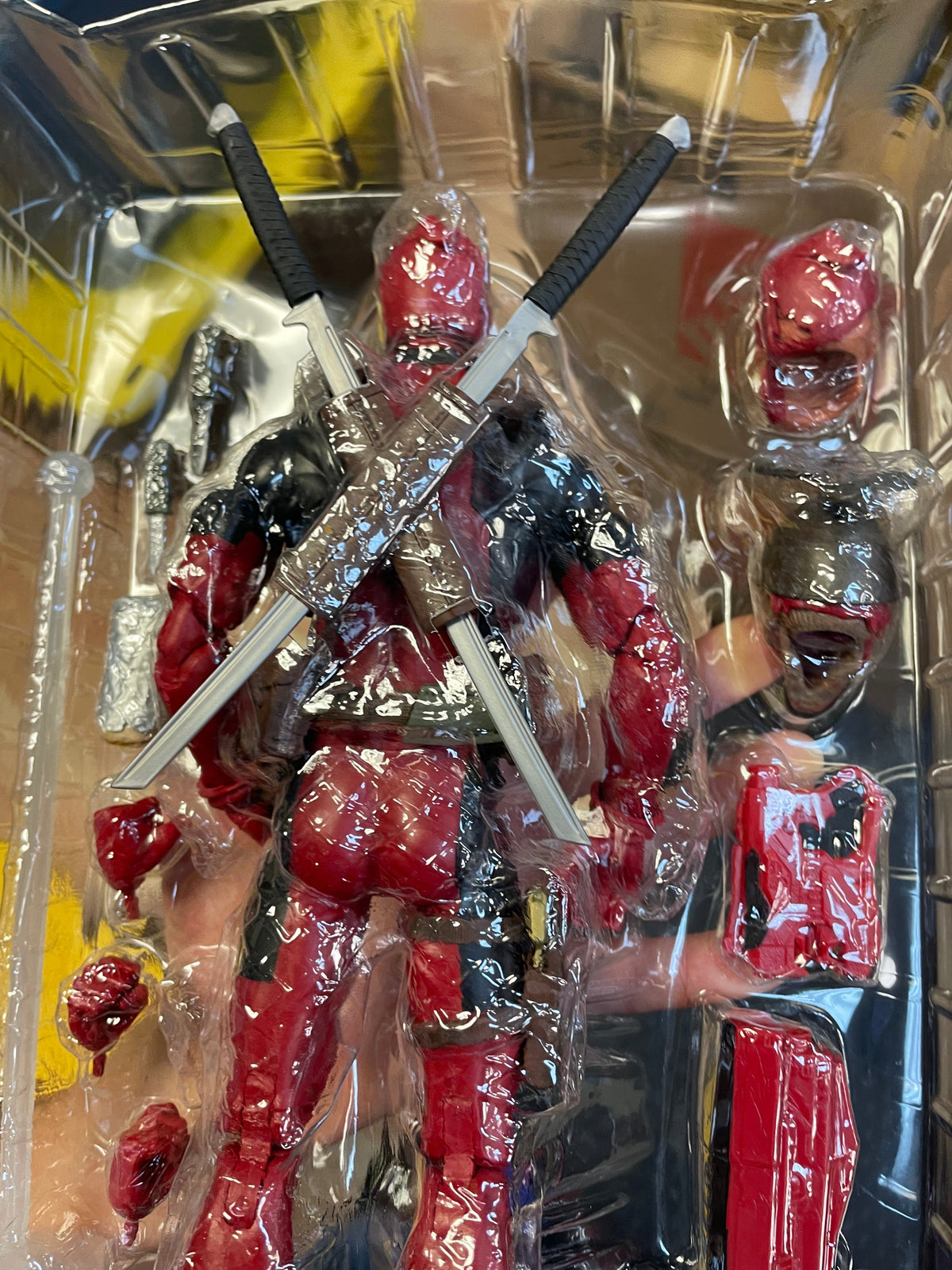 Deadpool -Deluxe 12"- (Marvel Legends, Hasbro) **COMPLETE** product image 7, provided for visual reference and product