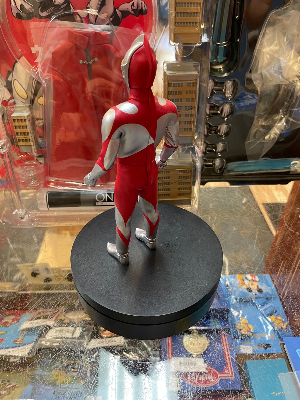 Ultra Man One:12 (Mezco, Ultra Man) **COMPLETE** product image 3, provided for visual reference and product detail review