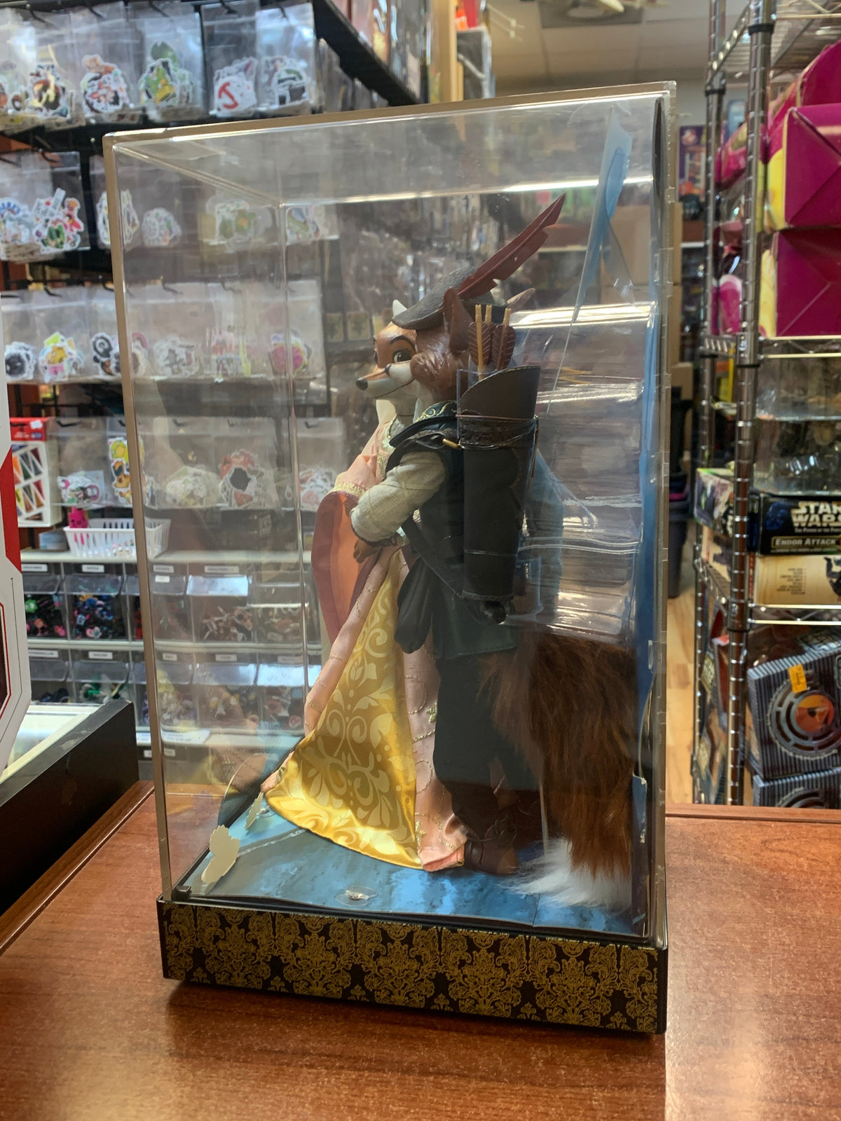 Robin Hood & Maid Marian (Disney Designer Series, Robin Hood) SEALED product image 8, provided for visual reference and