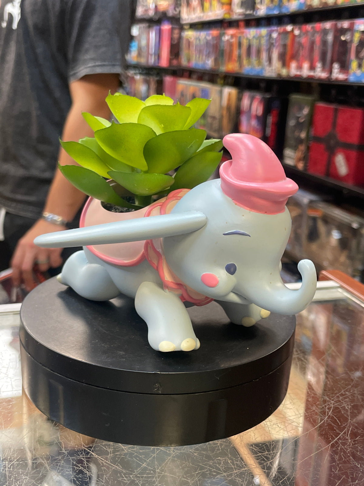 Dumbo Attraction Succulent Statue (Walt Disney, Dumbo) product image 1, provided for visual reference and product detail