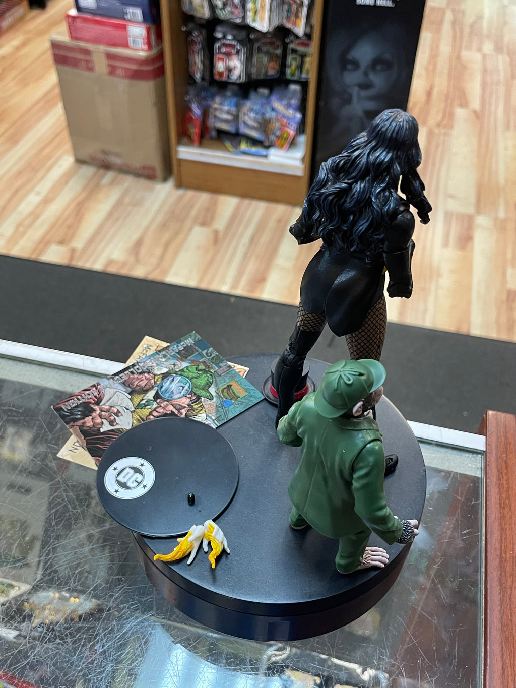 Zantanna With Detective Chimp (McFarlane Toys, DC Multiverse) COMPLETE product image 5, provided for visual reference and