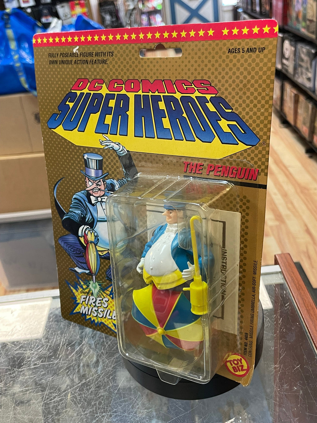 Umbrella Firing Missels Penguin (Vintage DC Comic Superheroes, Toybiz) **SEALED** product image 2, provided for visual