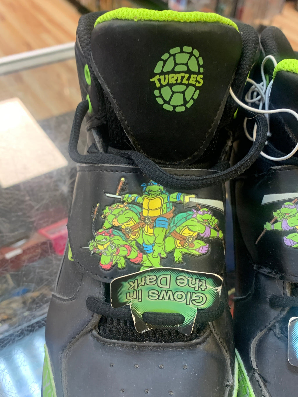 Glow in the Dark Kids Womans Sneakers SZ 6 (Vintage TMNT Ninja Turtles, API ) product image 13, provided for visual