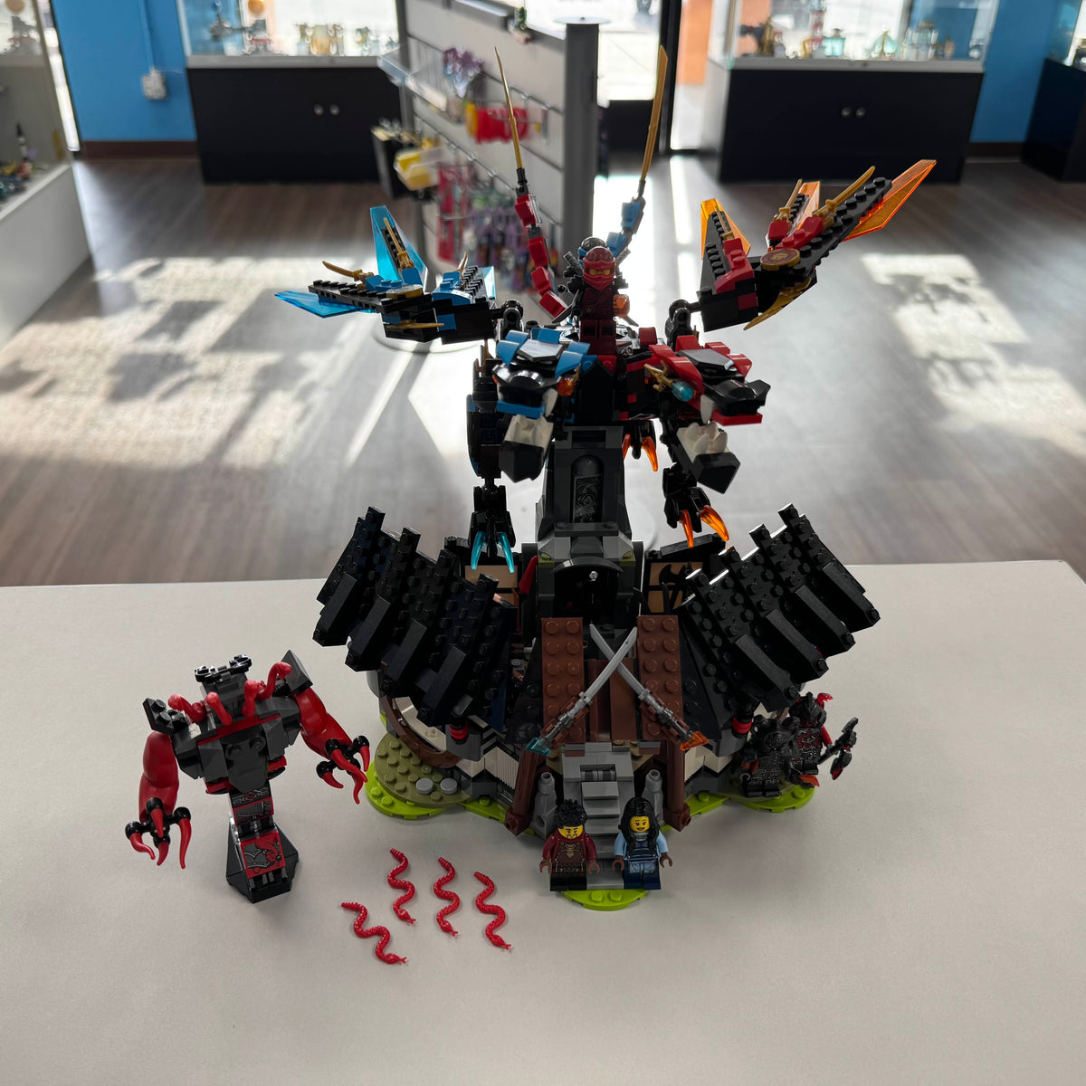 70627 Dragon's Forge (Retired) (Previously Owned) product image 1, provided for visual reference and product detail review
