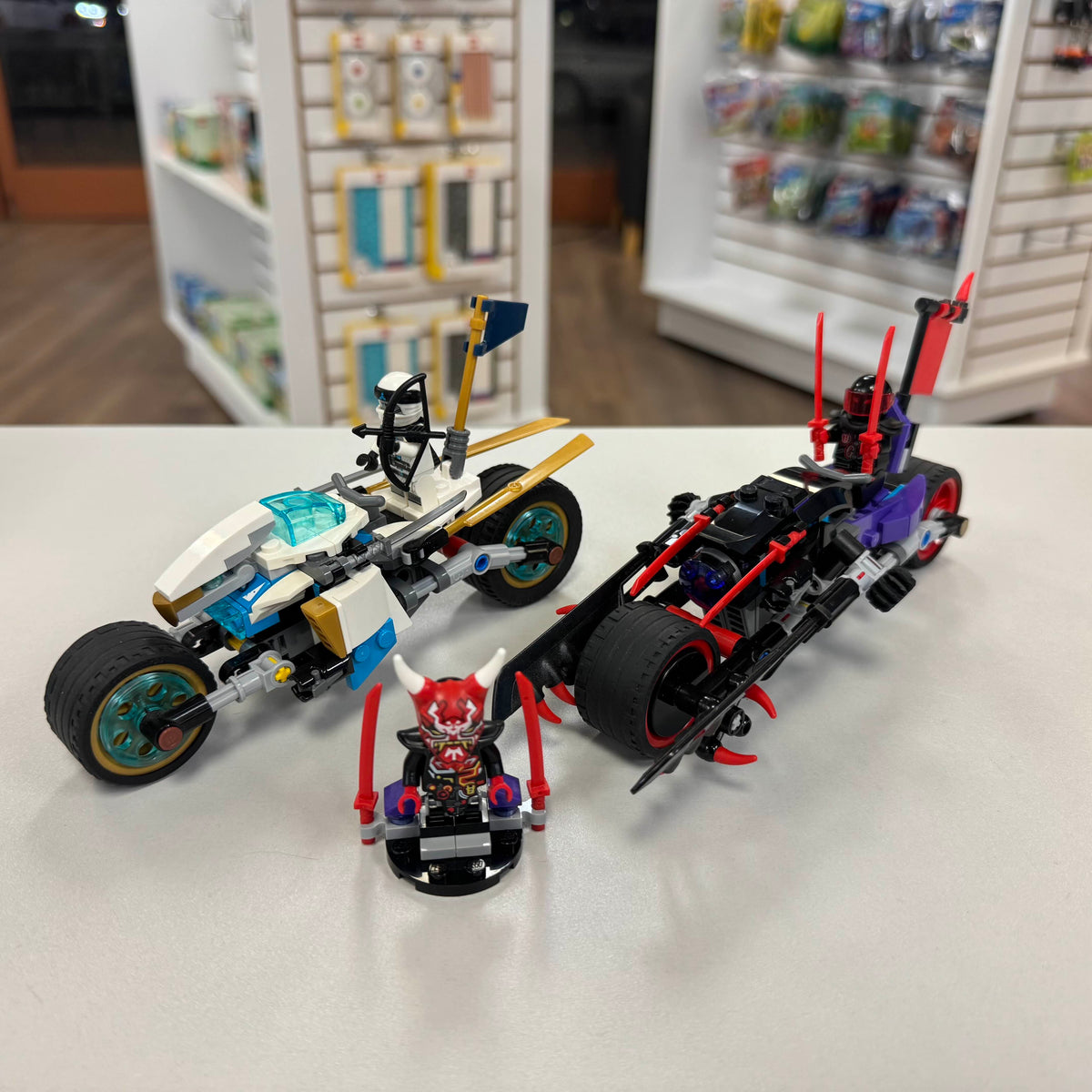 70639 Street Race of Snake Jaguar (Retired) (Previously Owned) product image 1, provided for visual reference and product