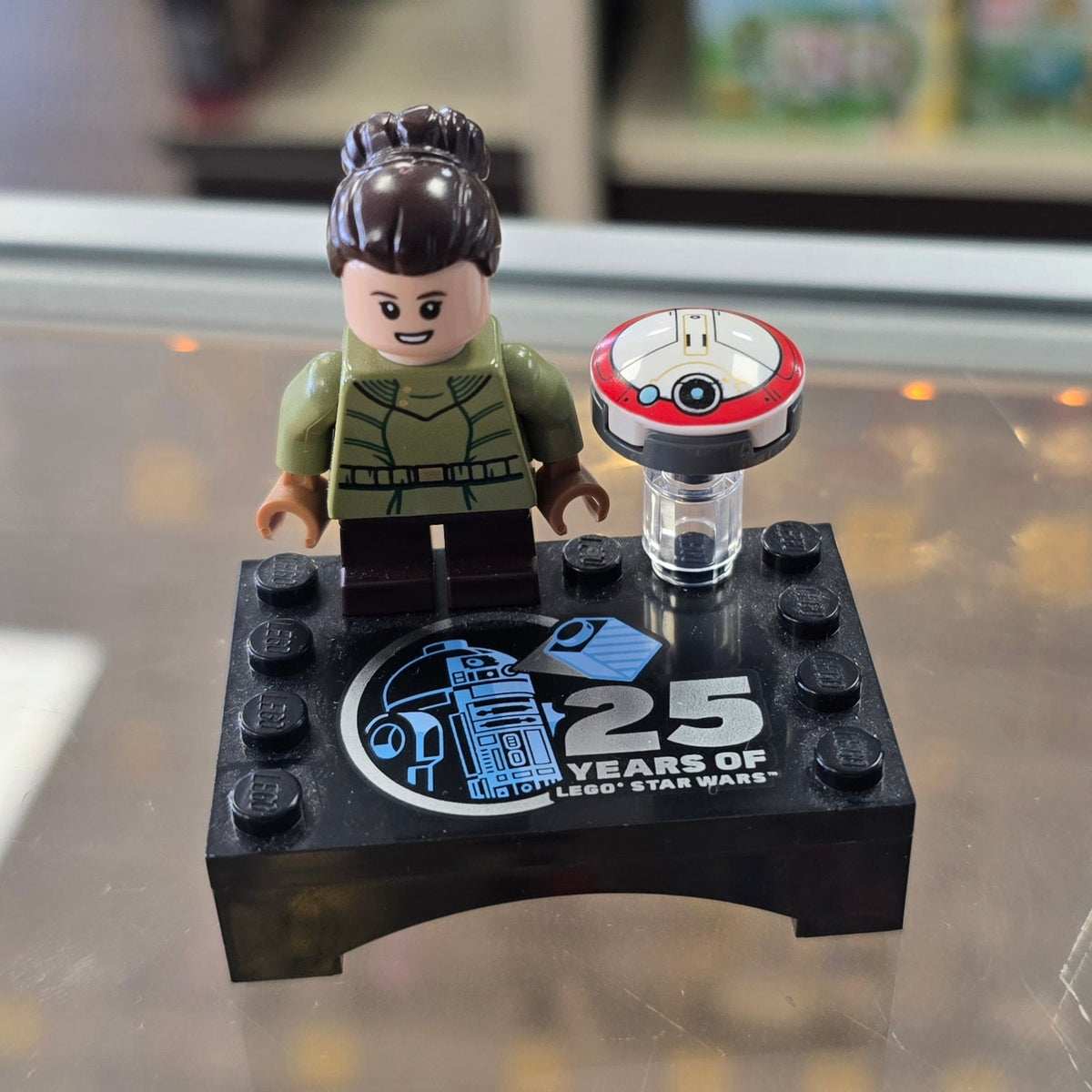 SW1348 Princess Leia - Young (Includes Lola) product image 1, provided for visual reference and product detail review