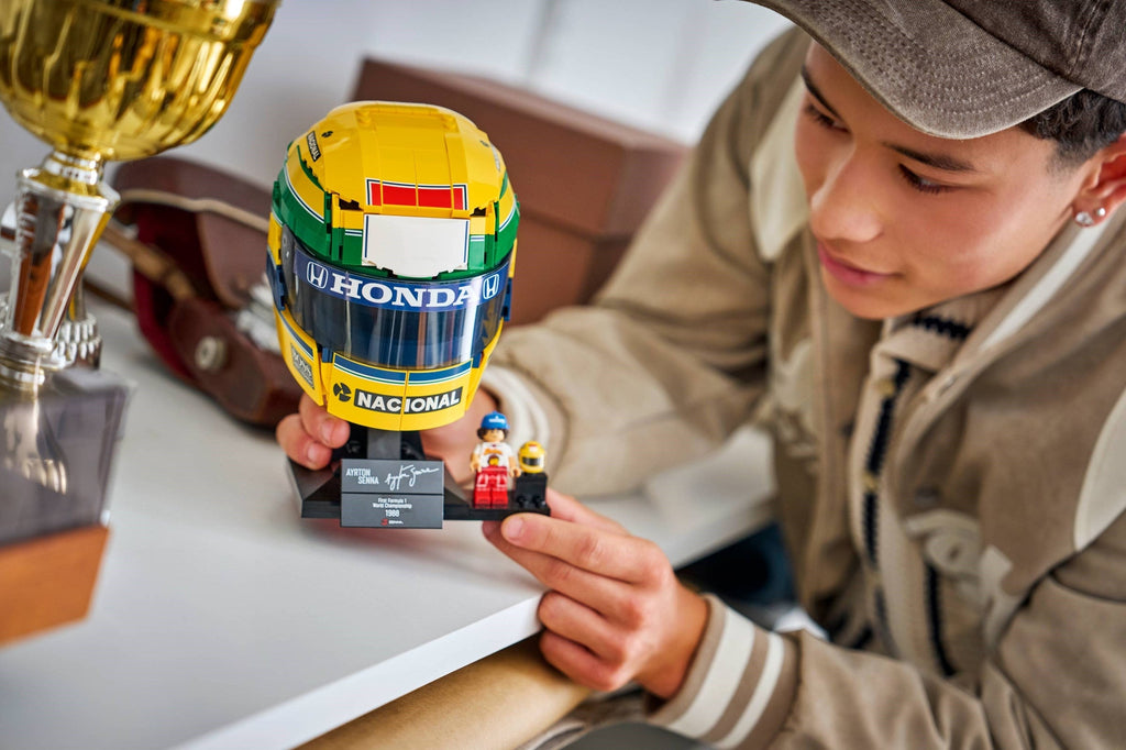 43024 Aryton Senna's Helmet product image 2, provided for visual reference and product detail review