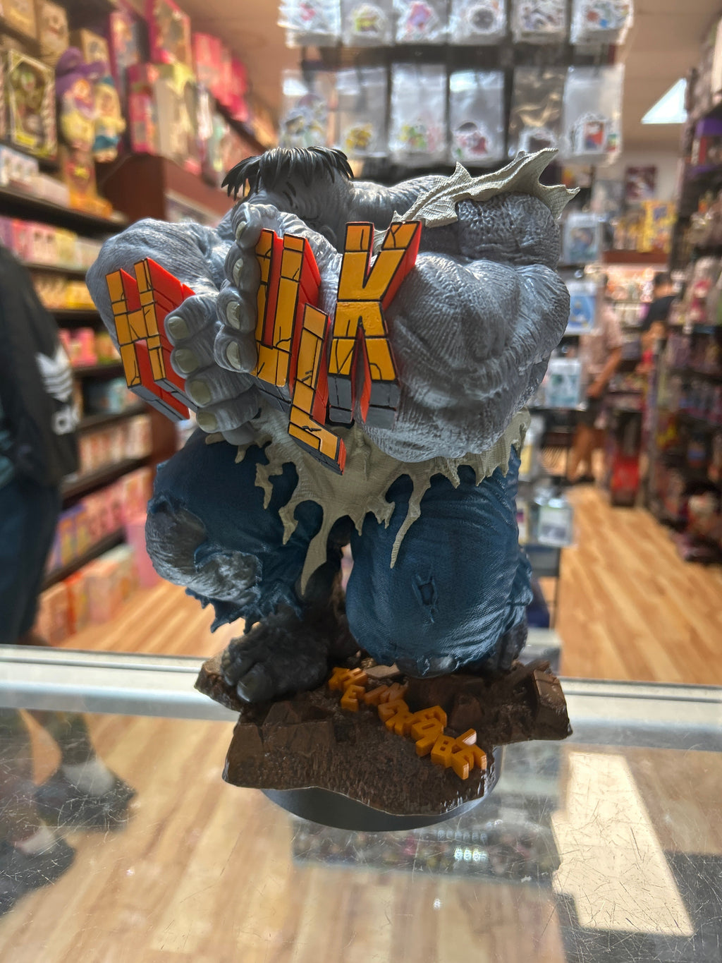 The Incredible Hulk PVC Statue (Mcfarlane Toys, Marvel) product image 6, provided for visual reference and product detail