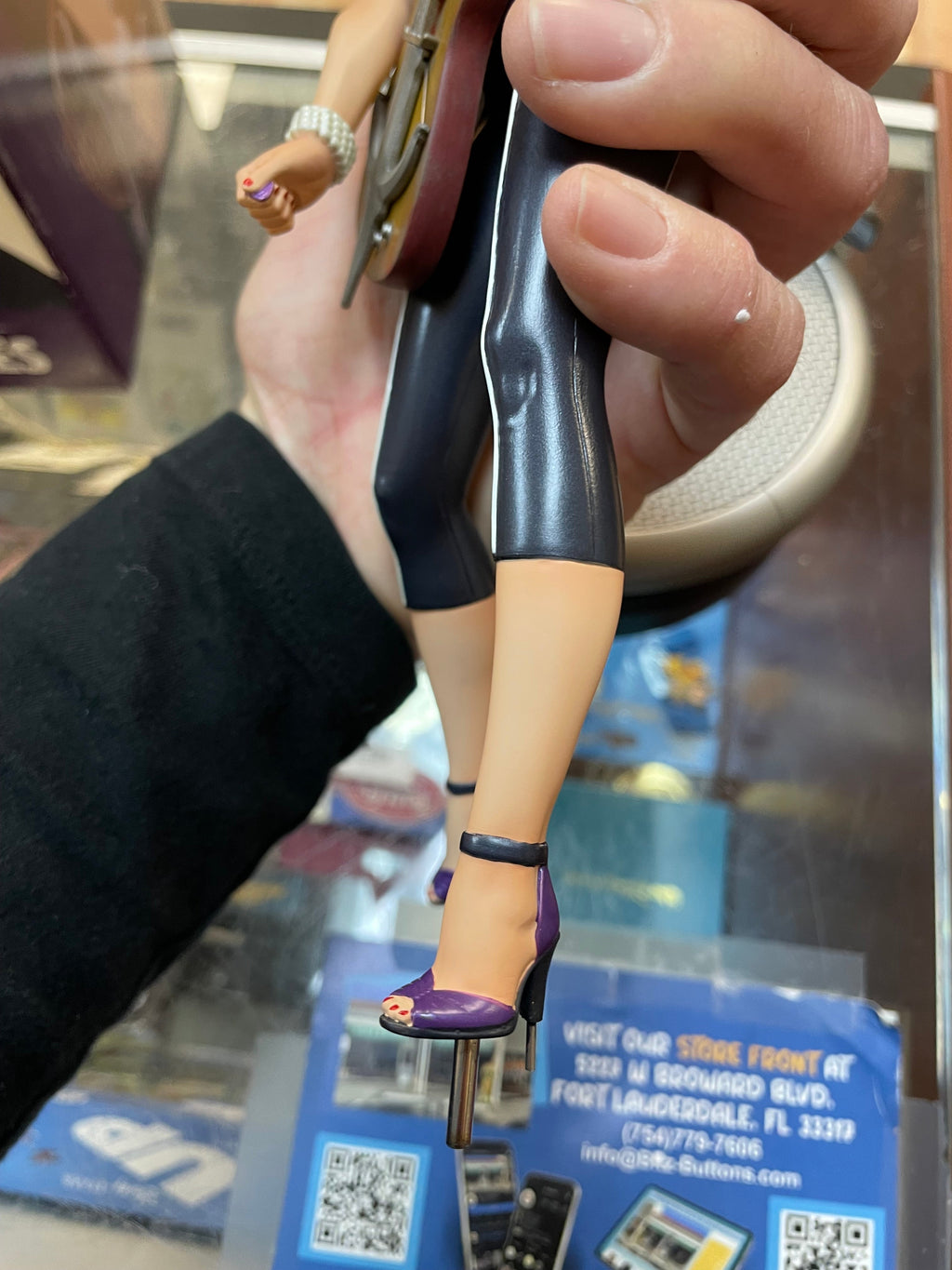 The Huntress DC Bombshells Statue (DC Collectibles, DC Direct) COMPLETE product image 13, provided for visual reference and