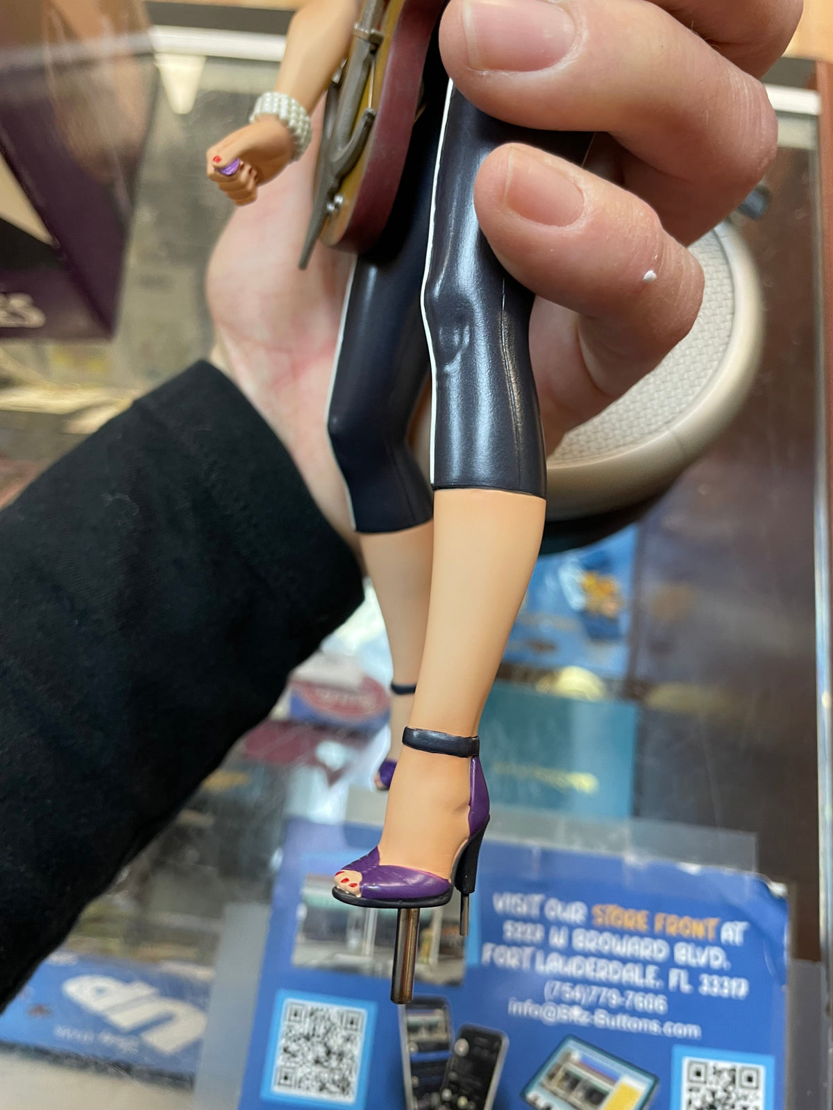 The Huntress DC Bombshells Statue (DC Collectibles, DC Direct) COMPLETE product image 13, provided for visual reference and