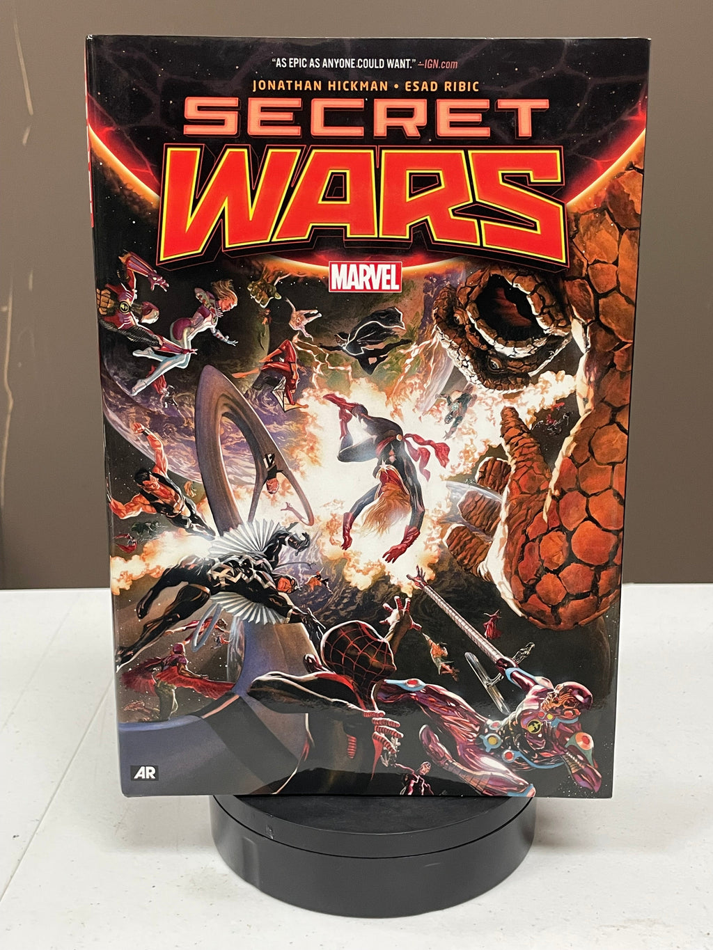 Secret Wars #1-9 (Marvel Trade Hardback) product image 1, provided for visual reference and product detail review