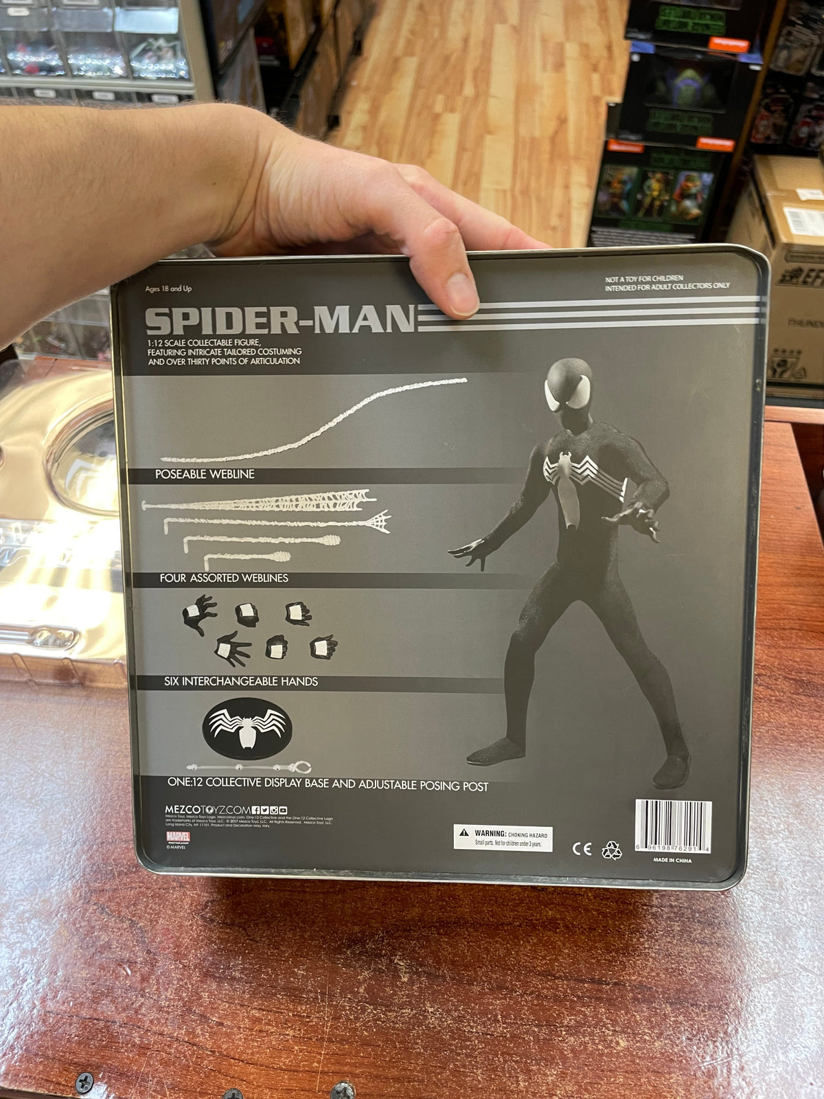 Black Suit Symbiote Spider-Man PX Exclusive (Mezco One:12, Mezco Toyz) COMPLETE product image 29, provided for visual