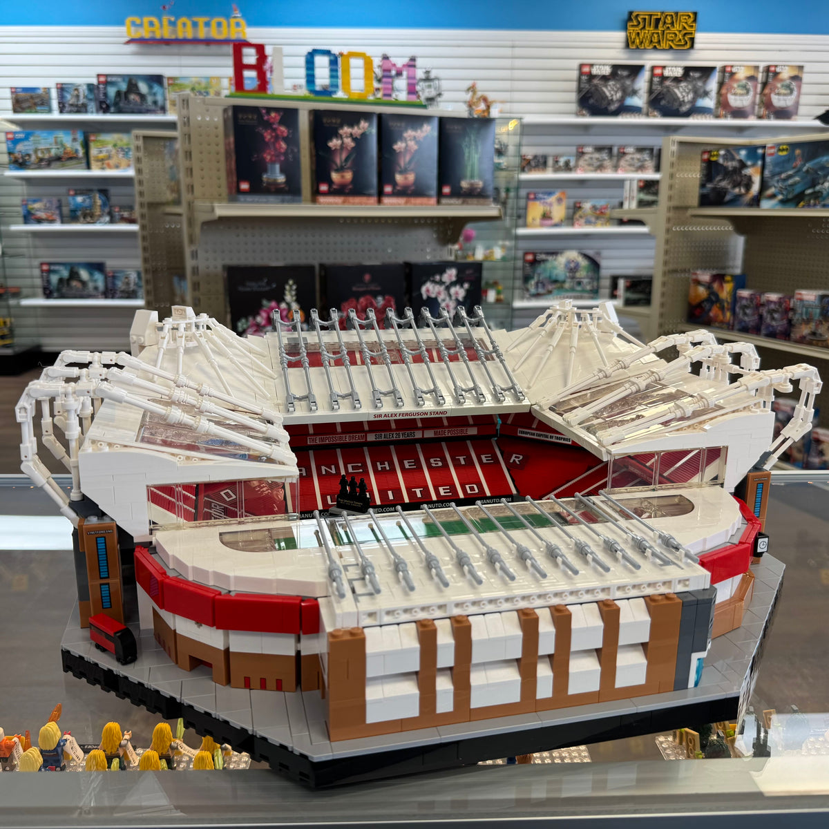 10272 Old Trafford - Manchester United (Retired) (Previously Owned) product image 1, provided for visual reference and