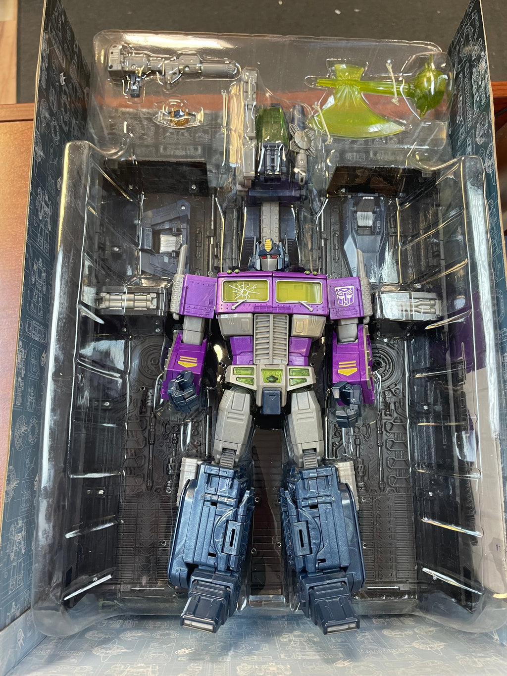 Shattered Glass Optimus Prime (Transformers Generations, Hasbro) **COMPLETE** product image 24, provided for visual