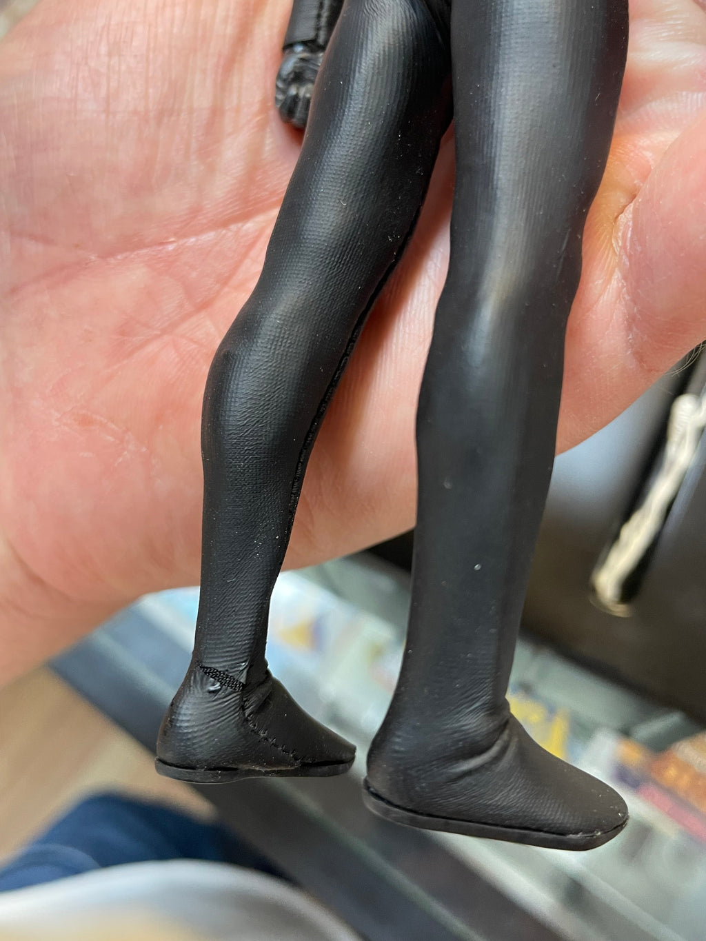 Black Suit Symbiote Spider-Man PX Exclusive (Mezco One:12, Mezco Toyz) COMPLETE product image 20, provided for visual