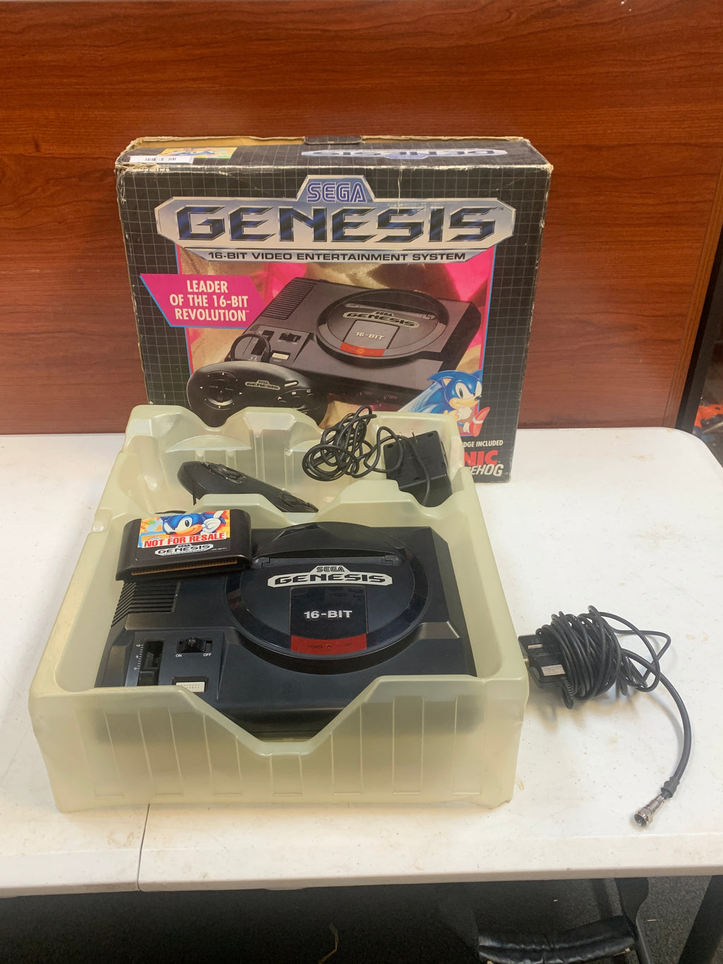 Sega Genesis Boxed (SEGA Genesis, Video Games) **COMPLETE* product image 1, provided for visual reference and product detail