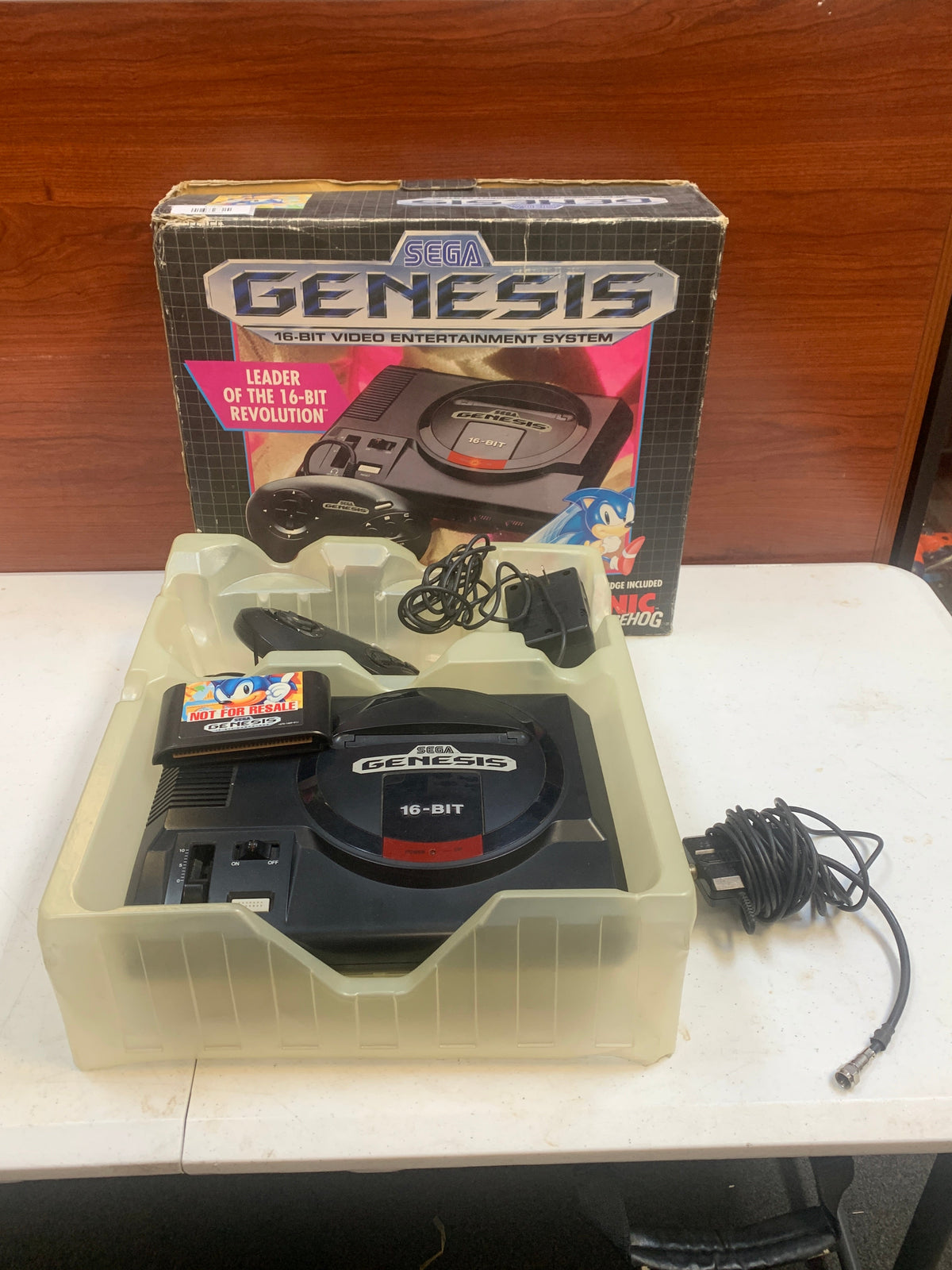 Sega Genesis Boxed (SEGA Genesis, Video Games) **COMPLETE* product image 1, provided for visual reference and product detail