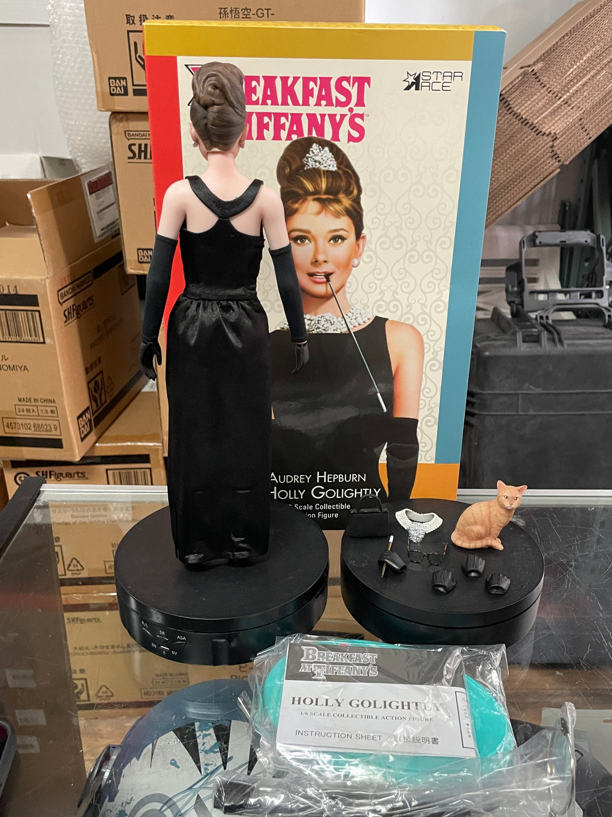 Audrey Hepburn as Holly -1/6 Scale- (Breakfast at Tiffany's, Star Ace) **COMPLETE** product image 12, provided for visual