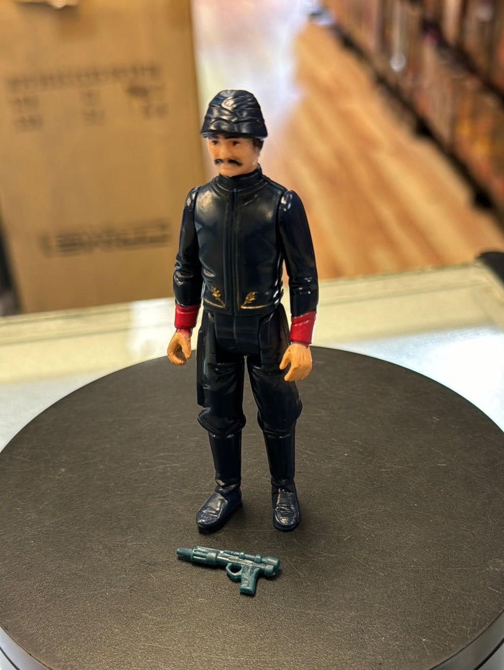 Bespin Security Short HK 1926 (Vintage Star Wars, Kenner) COMPLETE product image 2, provided for visual reference and