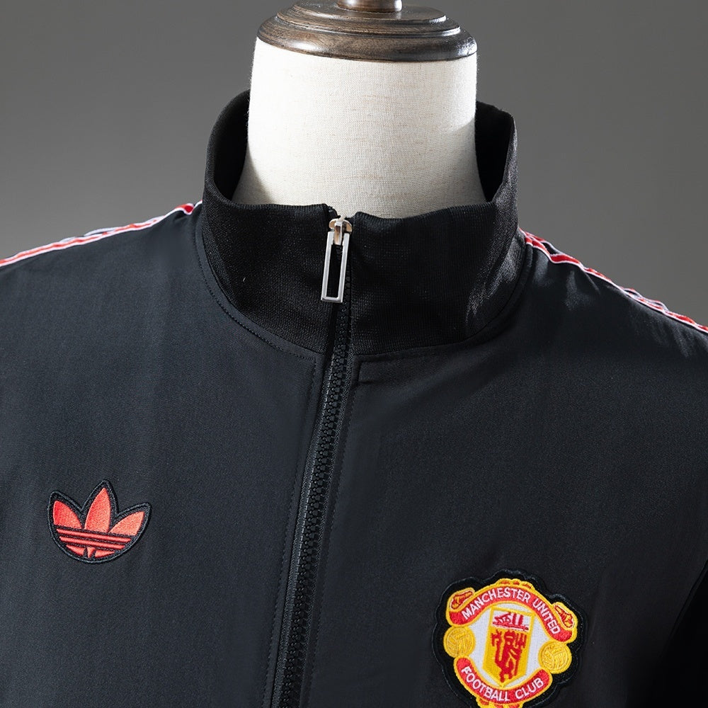 Manchester United Windbreaker 2025-26 Black Football Soccer product image 9