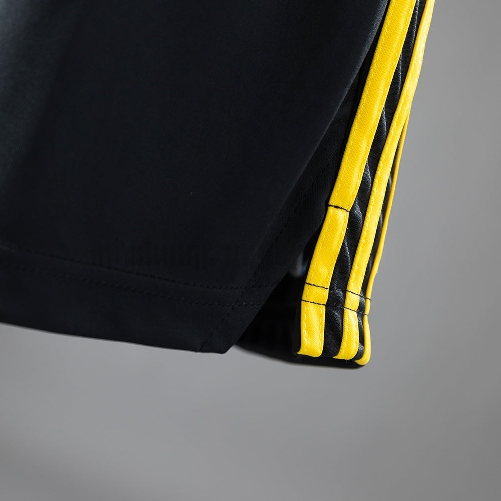 Manchester United Third Shorts 25/26 Black Football Kit product image 3