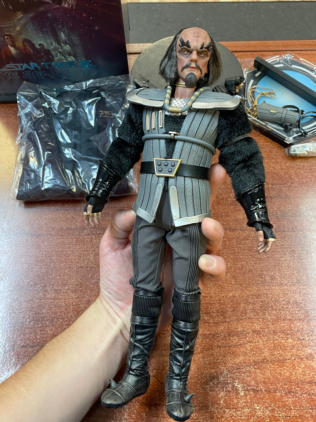 Commander kruge 1/6 Scale (Star Trek 3 The Search For Spock, EXO-6) OPEN BOX product image 8, provided for visual reference