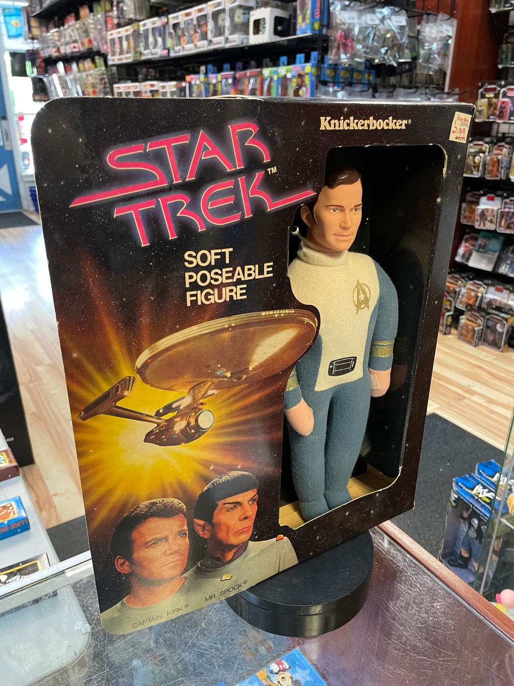Captain Kirk -Soft Poseable Figure- (Vintage Star Trek, Knickerbocker) product image 10, provided for visual reference and