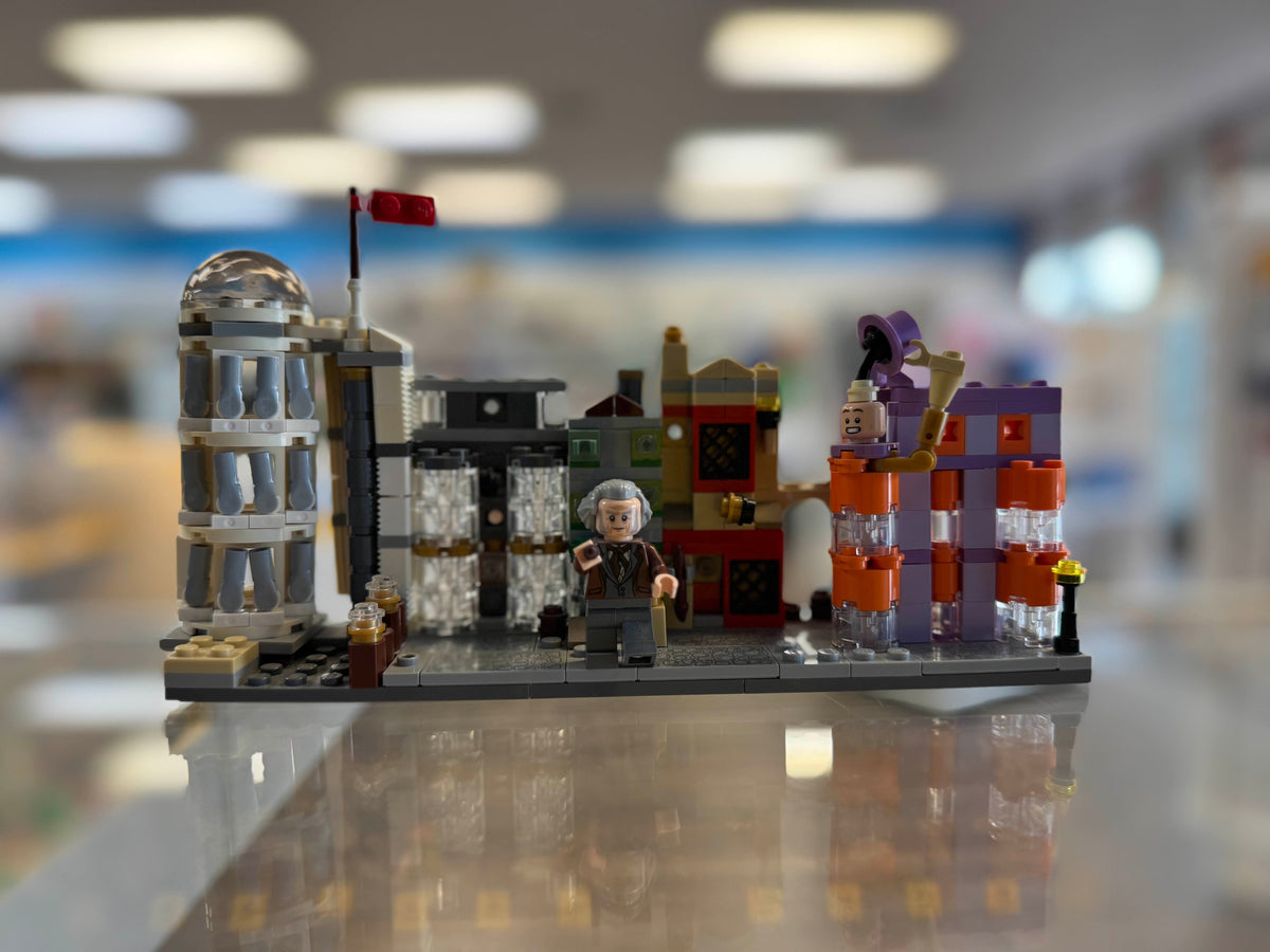 40289 Diagon Alley (Retired) (Previously Owned) product image 1, provided for visual reference and product detail review