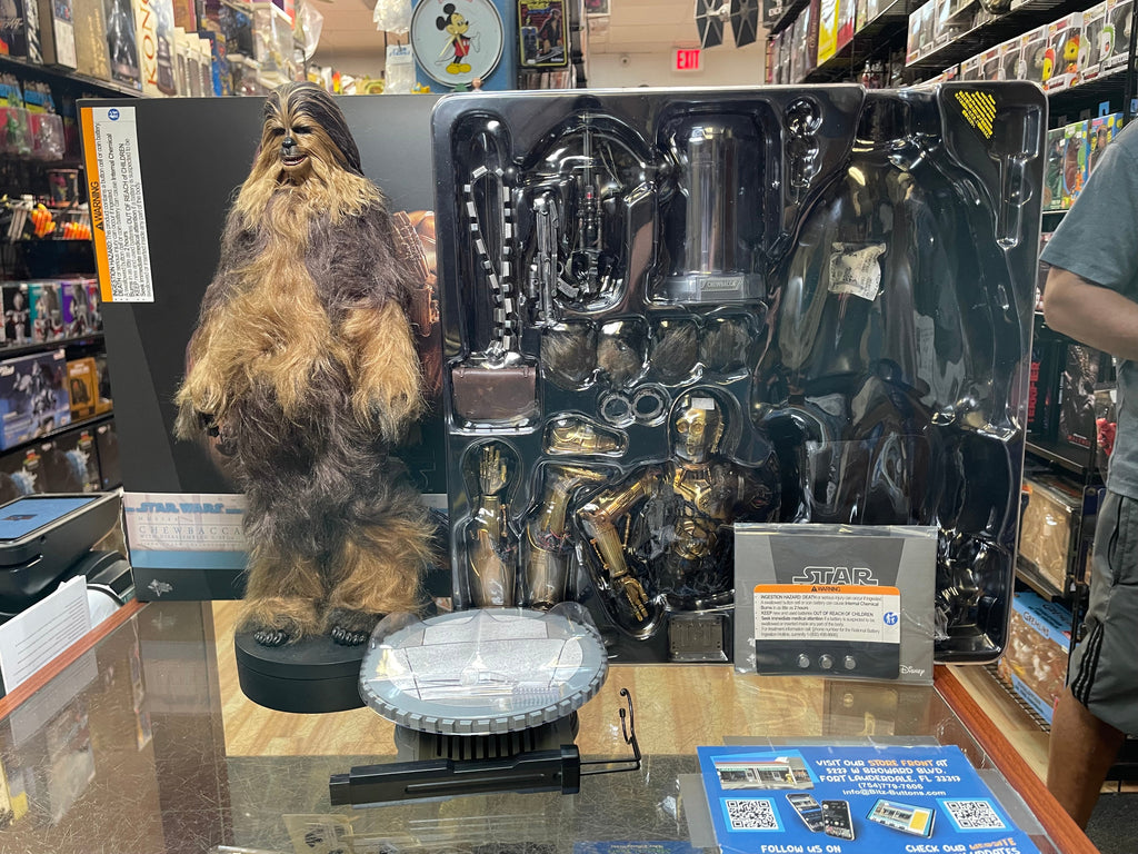 Chewbacca with Disassembled C-3PO MMS766 (Star Wars Hot Toys) COMPLETE product image 1, provided for visual reference and