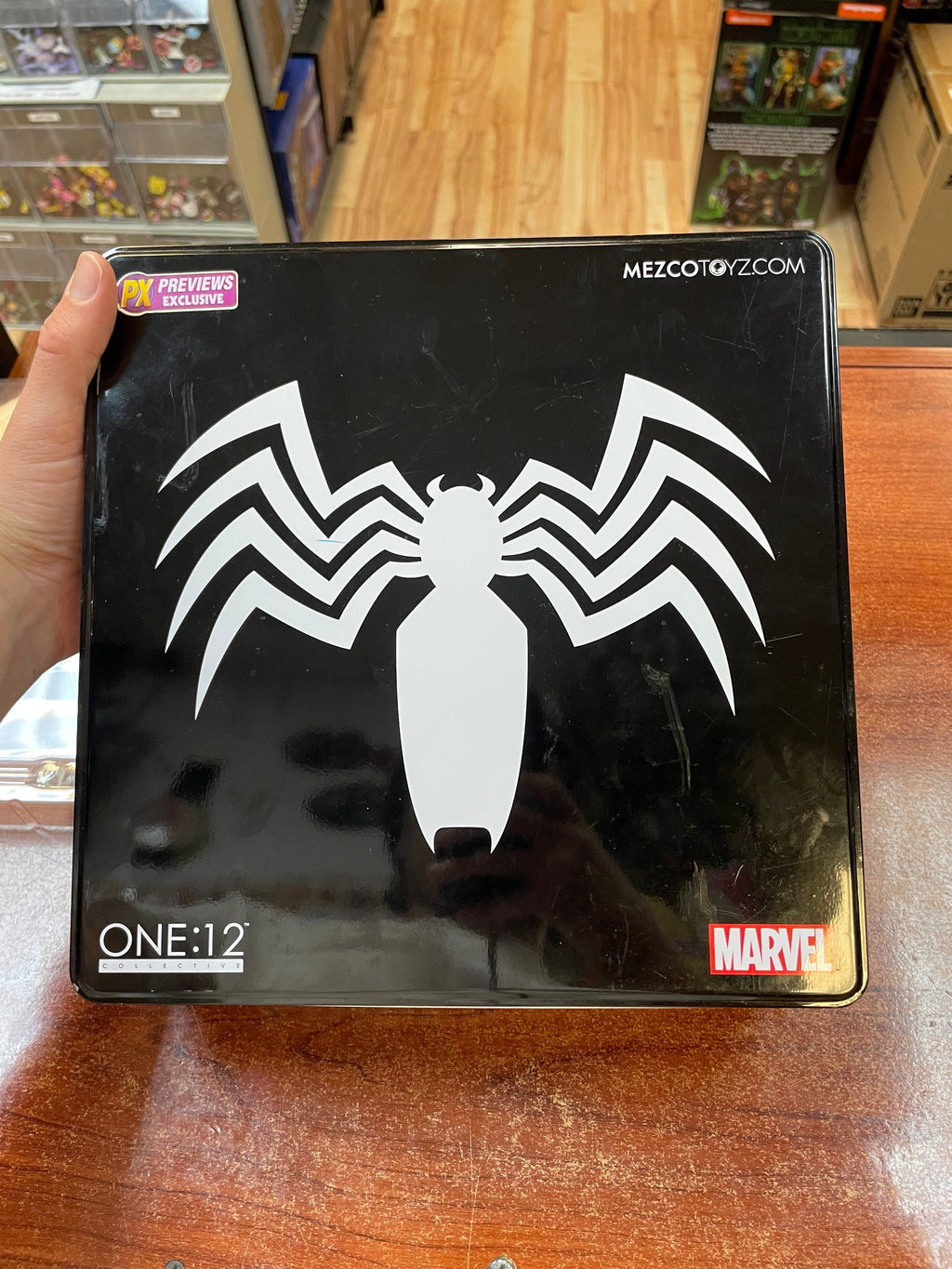 Black Suit Symbiote Spider-Man PX Exclusive (Mezco One:12, Mezco Toyz) COMPLETE product image 30, provided for visual