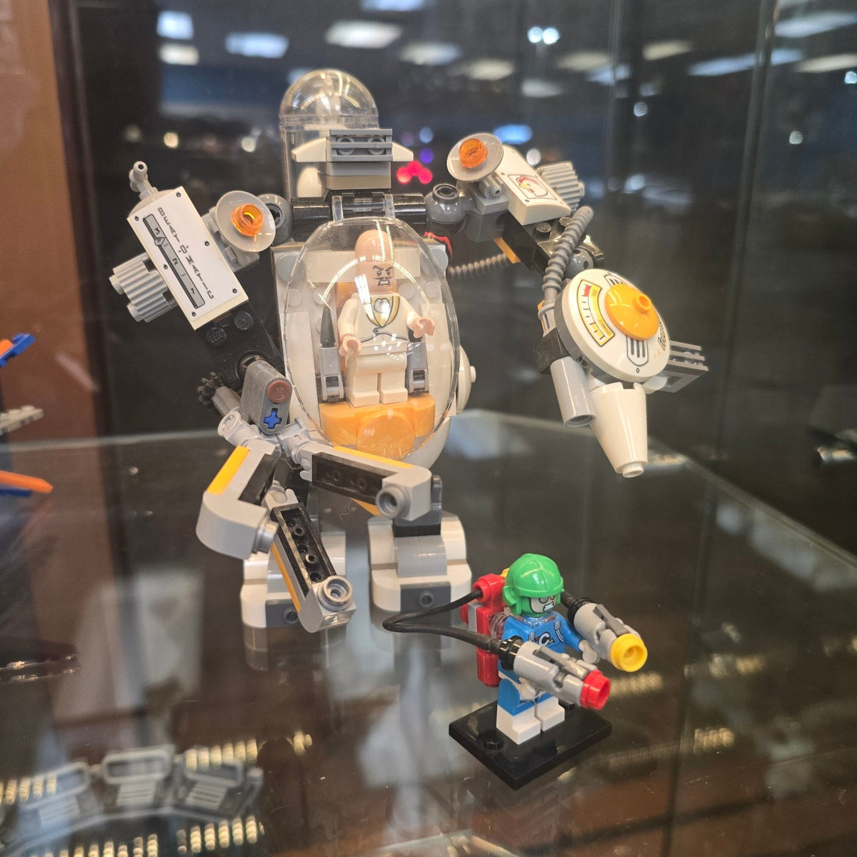 70920 Egghead Mech Food Fight (Retired) (Previously Owned) product image 1, provided for visual reference and product detail