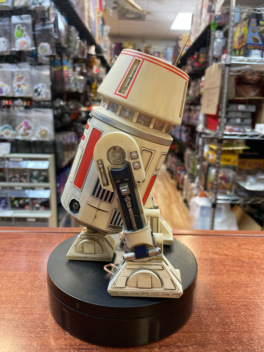 R5-D4 Droid (Star Wars, Sideshow) COMPLETE product image 6, provided for visual reference and product detail review