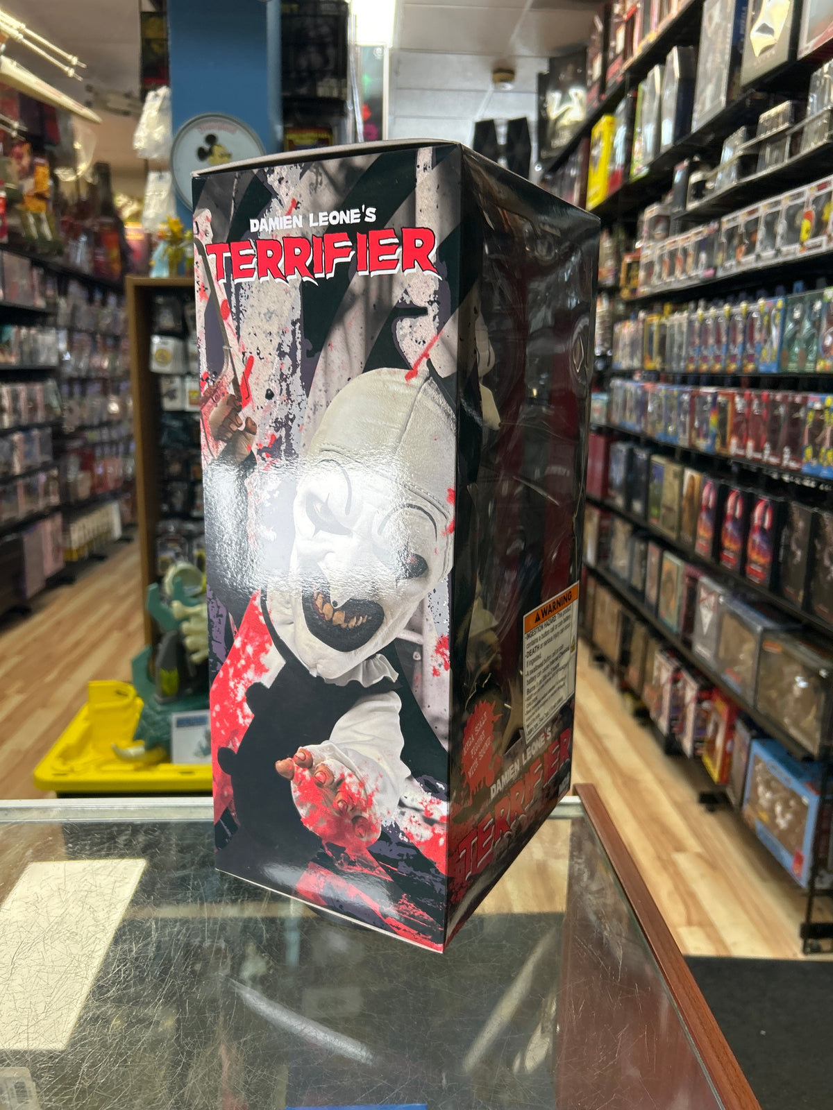 Mega Scale Terrifier (Mezco, Terrifier) **SEALED** product image 2, provided for visual reference and product detail review