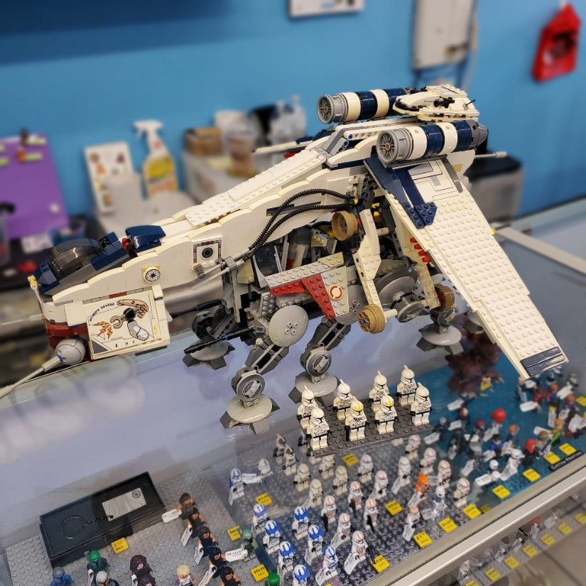 10195 LEGO Star Wars: Republic Dropship with AT-OT (Retired) (Previously Owned) product image 1, provided for visual