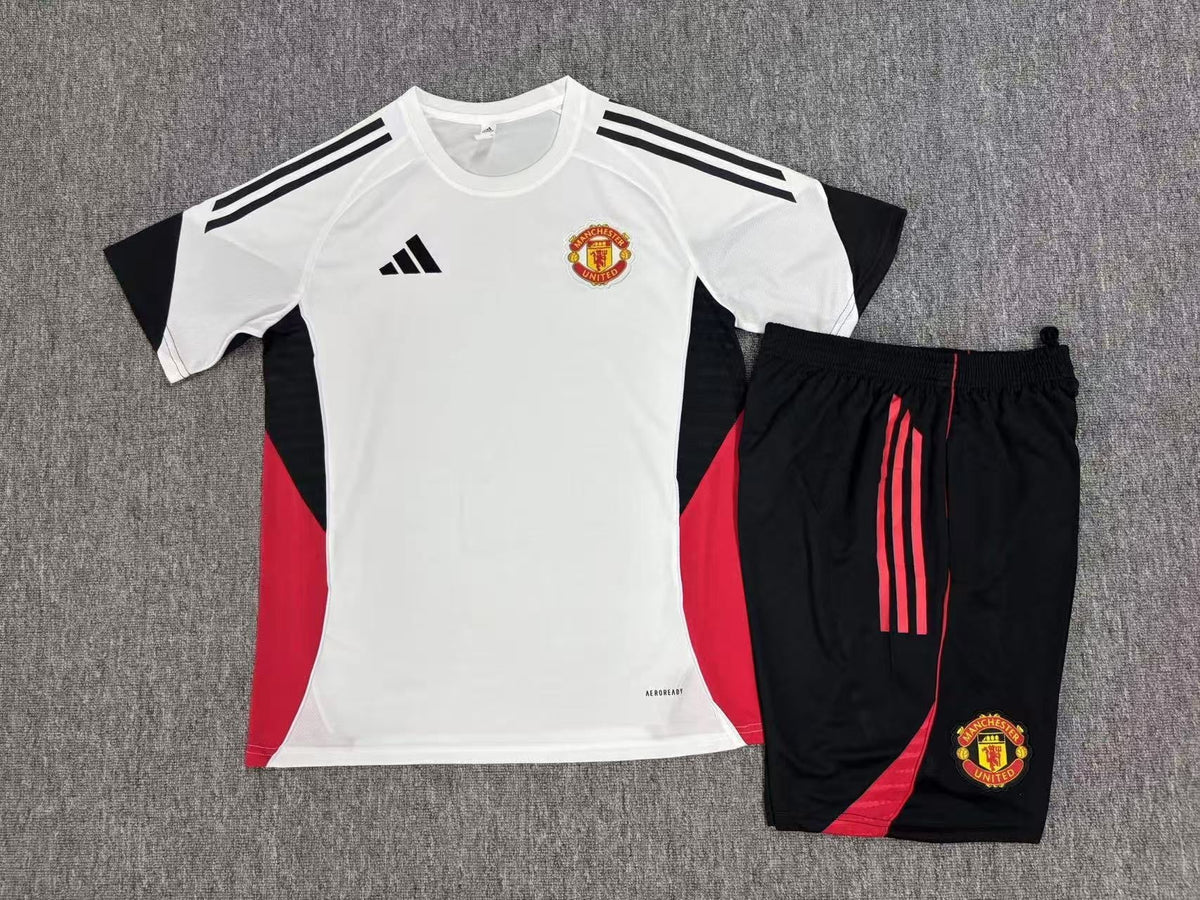 Kids Manchester United Training Tracksuits 25/26 Football product image 2