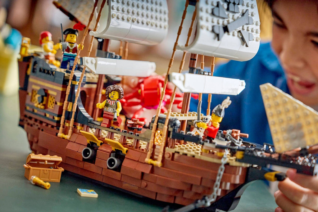 31387 Iconic Pirate Ship product image 3, provided for visual reference and product detail review