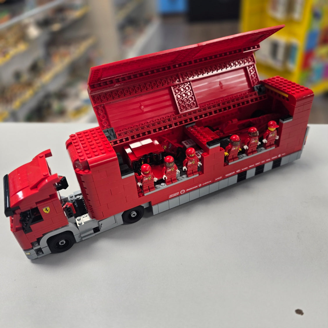 8654 Scuderia Ferrari Truck (Retired) (Previously Owned) product image 1, provided for visual reference and product detail