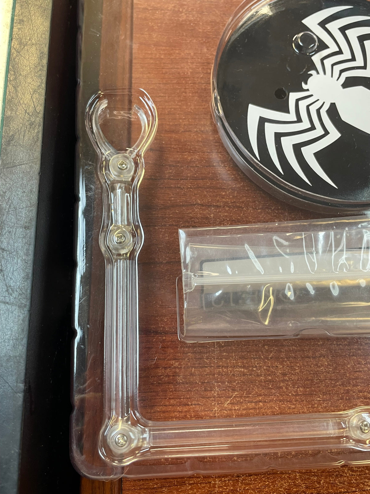 Black Suit Symbiote Spider-Man PX Exclusive (Mezco One:12, Mezco Toyz) COMPLETE product image 27, provided for visual