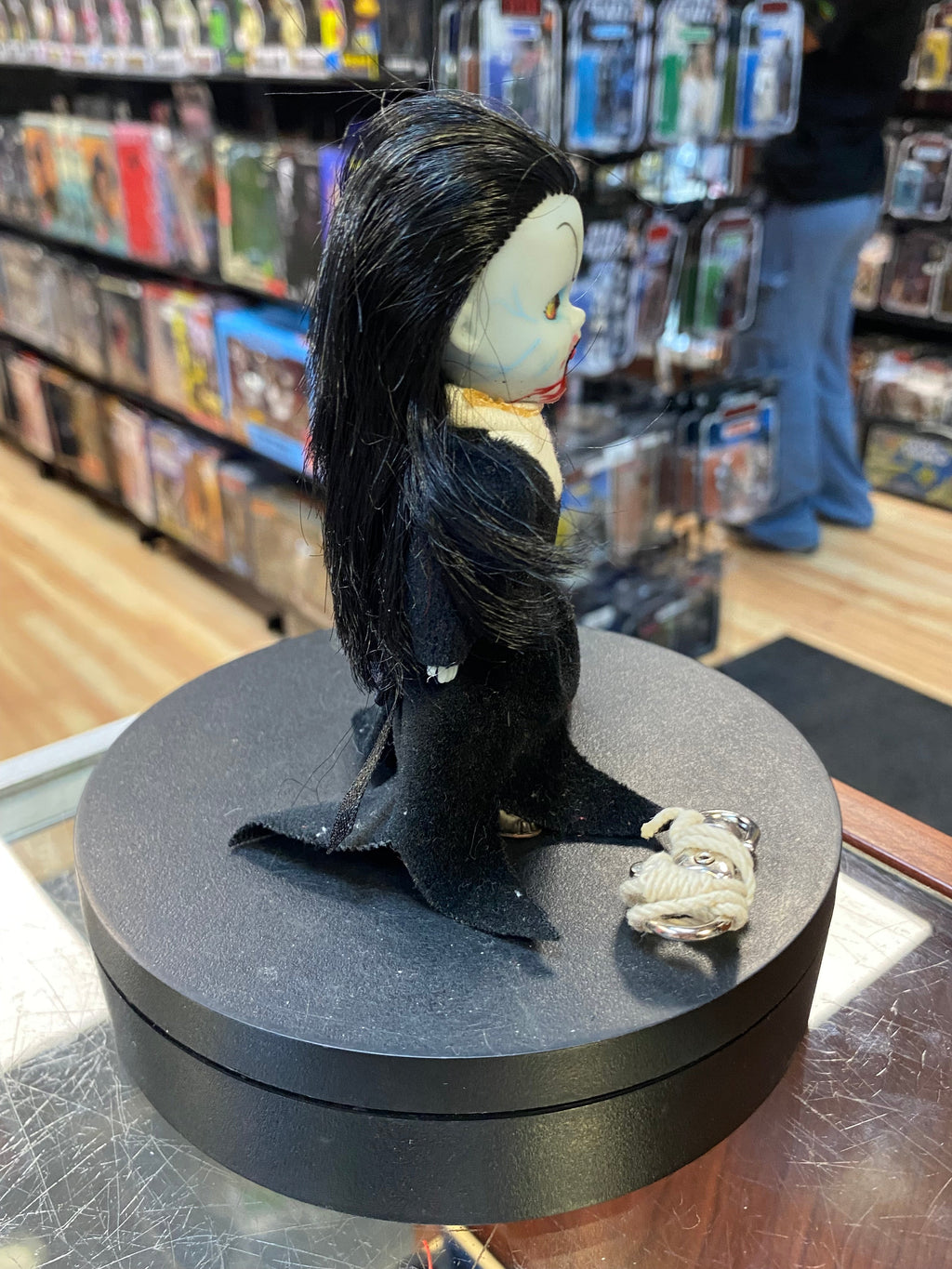Lilith Mini Series (Vintage Living Dead Dolls LDD, Mezco) COMPLETE product image 2, provided for visual reference and