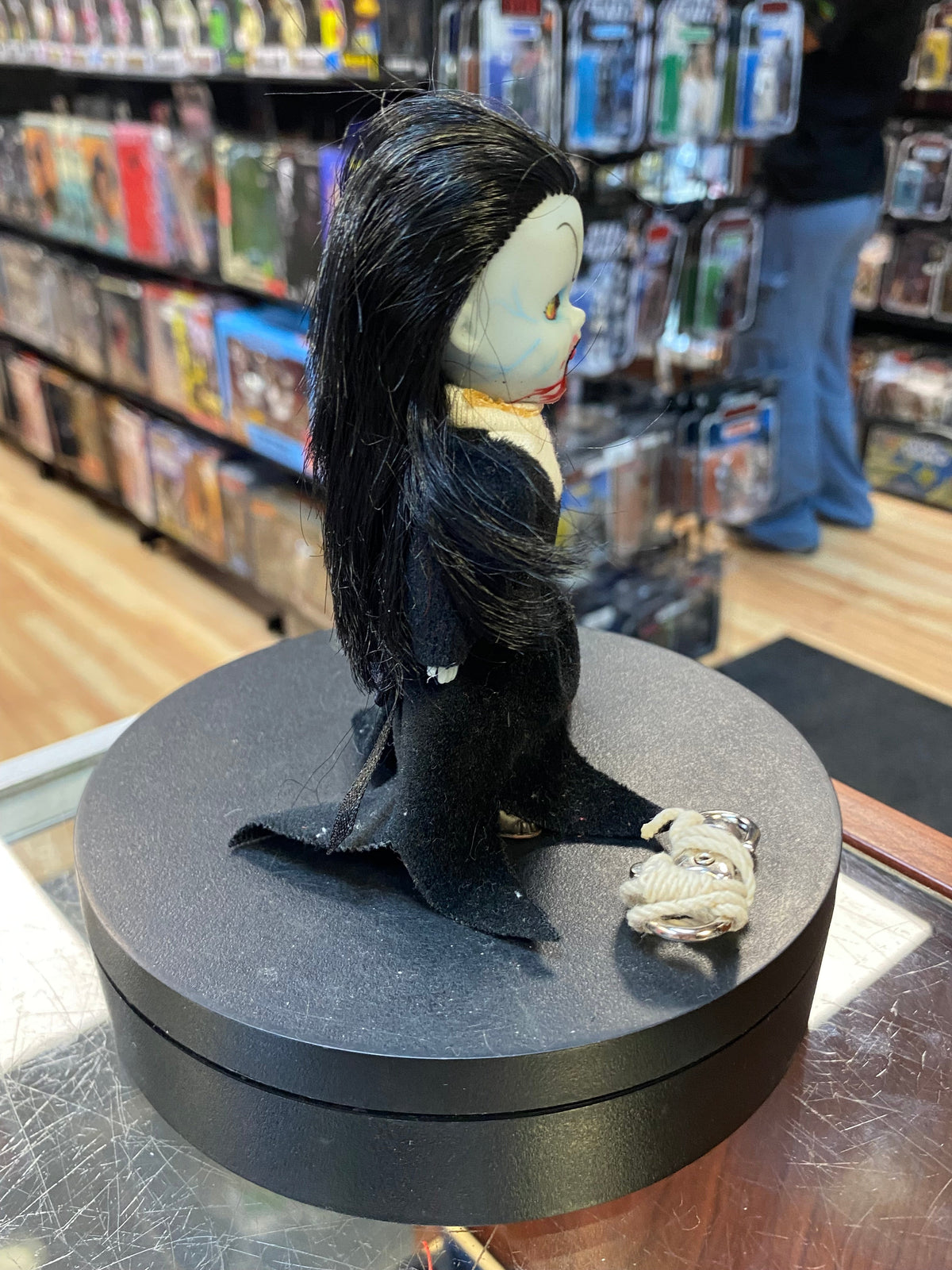 Lilith Mini Series (Vintage Living Dead Dolls LDD, Mezco) COMPLETE product image 2, provided for visual reference and
