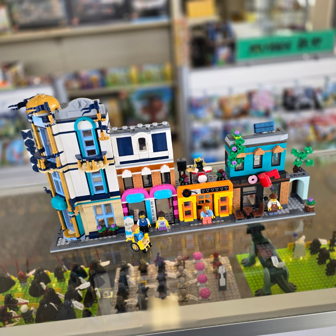 31141 LEGO Creator: Main Street (Previously Owned) product image 1, provided for visual reference and product detail review
