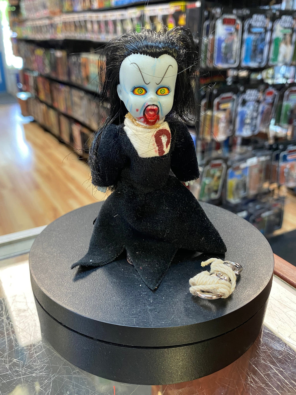 Lilith Mini Series (Vintage Living Dead Dolls LDD, Mezco) COMPLETE product image 1, provided for visual reference and